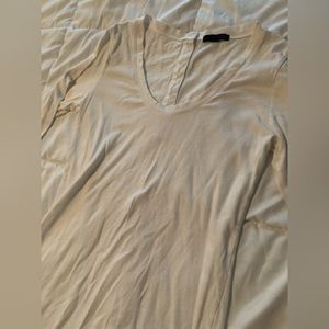 Gap small tall white scoop neck button detail back long sleeve tee top